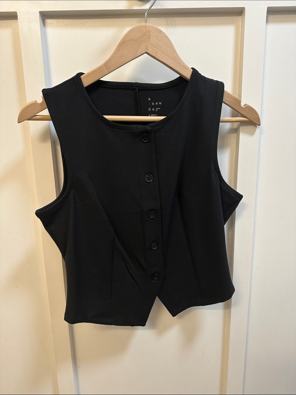 a new day Black Button-Front Sleeveless Crop Tank